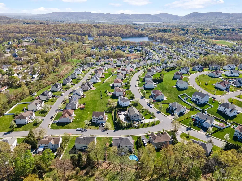 3403 Red Coat Drive New Windsor NY 12553