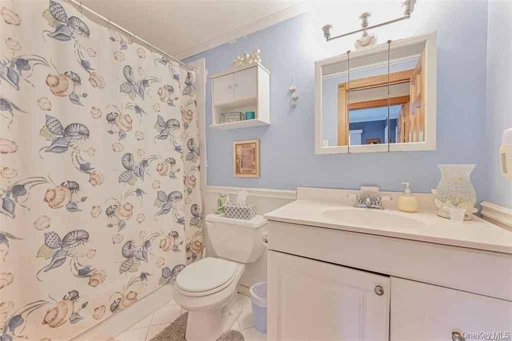 38 Glenmere Lane Coram NY 11727