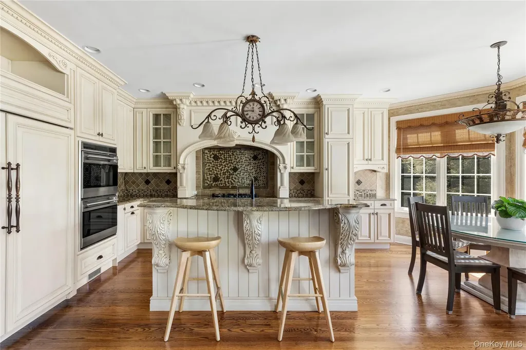 14 Meadow Lane Manhasset NY 11030
