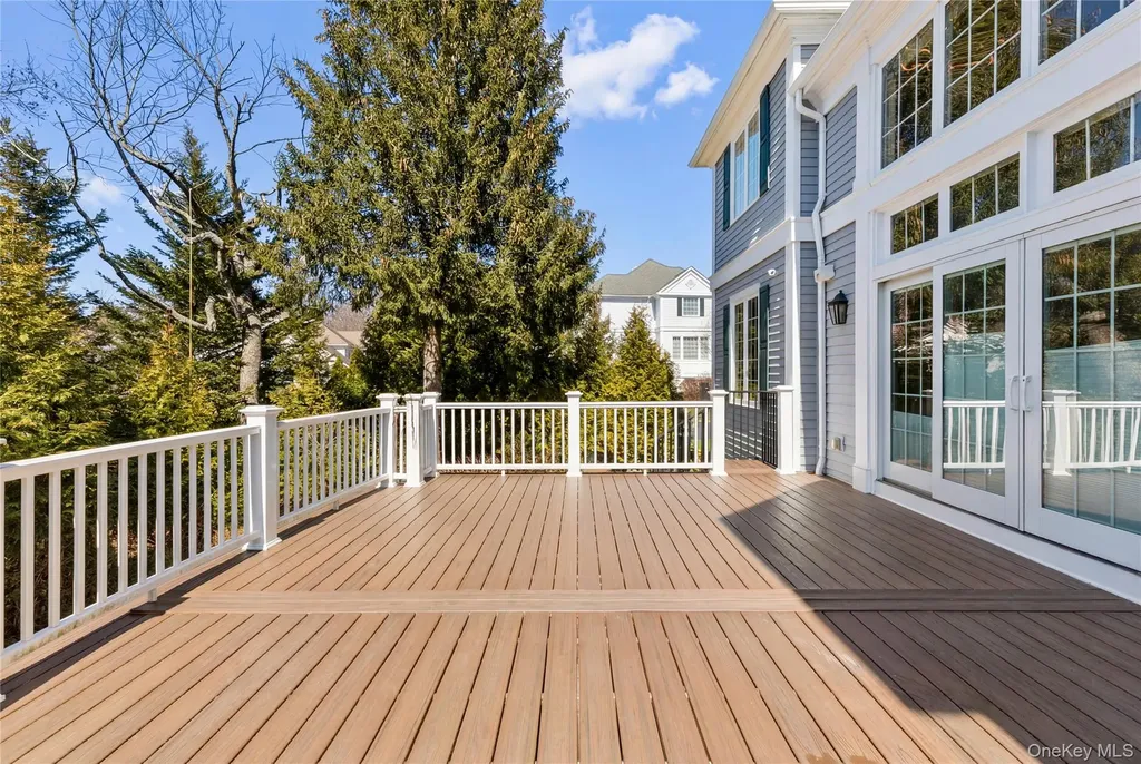 14 Meadow Lane Manhasset NY 11030