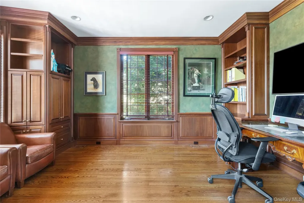14 Meadow Lane Manhasset NY 11030
