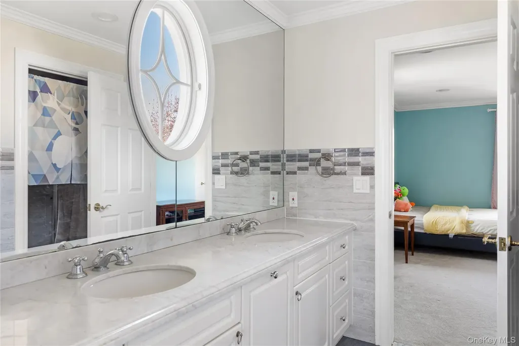 14 Meadow Lane Manhasset NY 11030