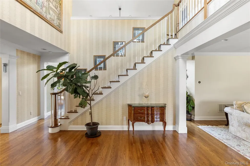14 Meadow Lane Manhasset NY 11030