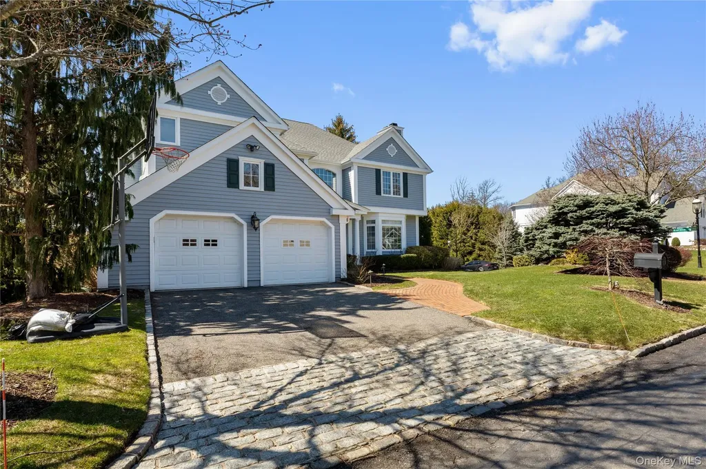 14 Meadow Lane Manhasset NY 11030