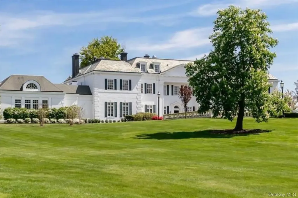 14 Meadow Lane Manhasset NY 11030