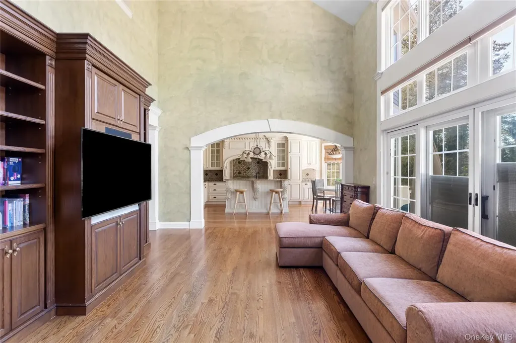 14 Meadow Lane Manhasset NY 11030