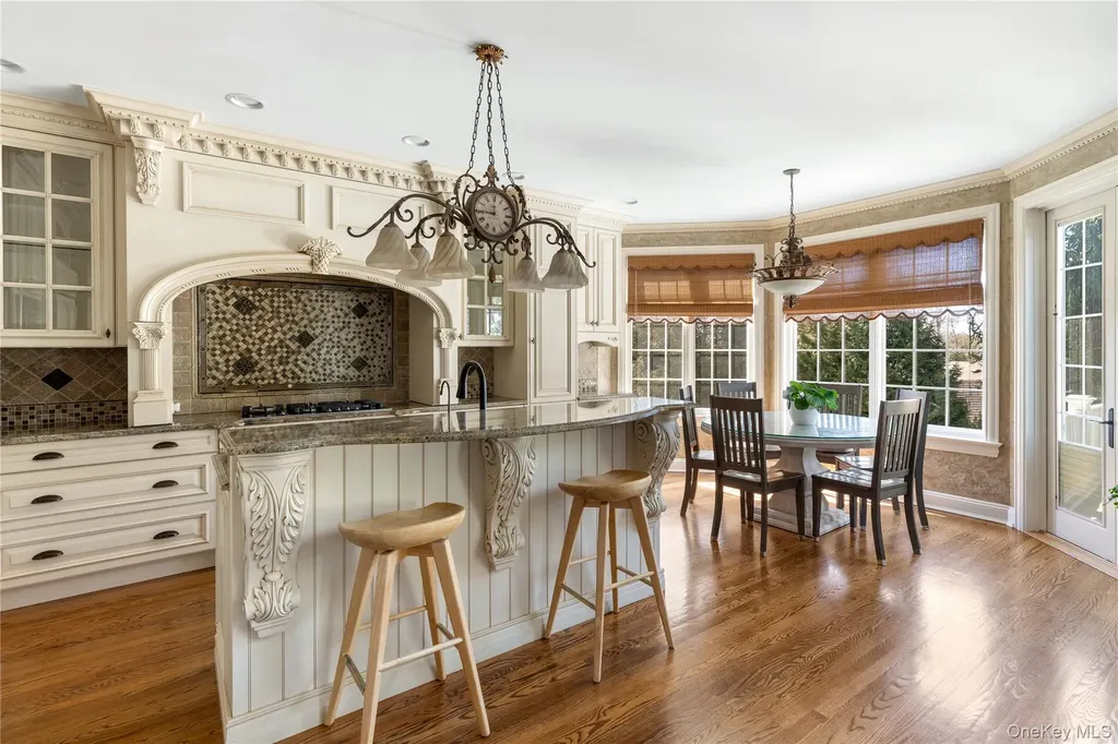 14 Meadow Lane Manhasset NY 11030