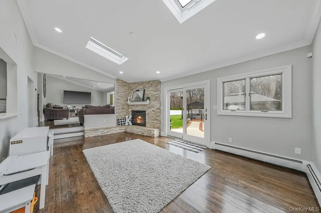 62 Randolph Drive Dix Hills NY 11746