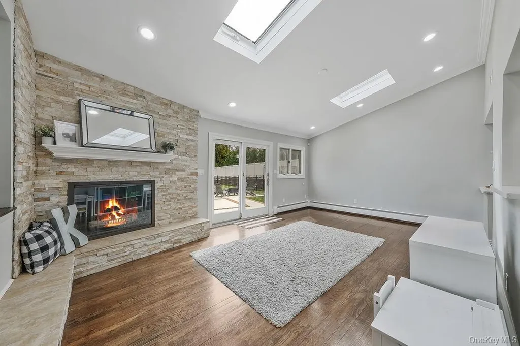 62 Randolph Drive Dix Hills NY 11746