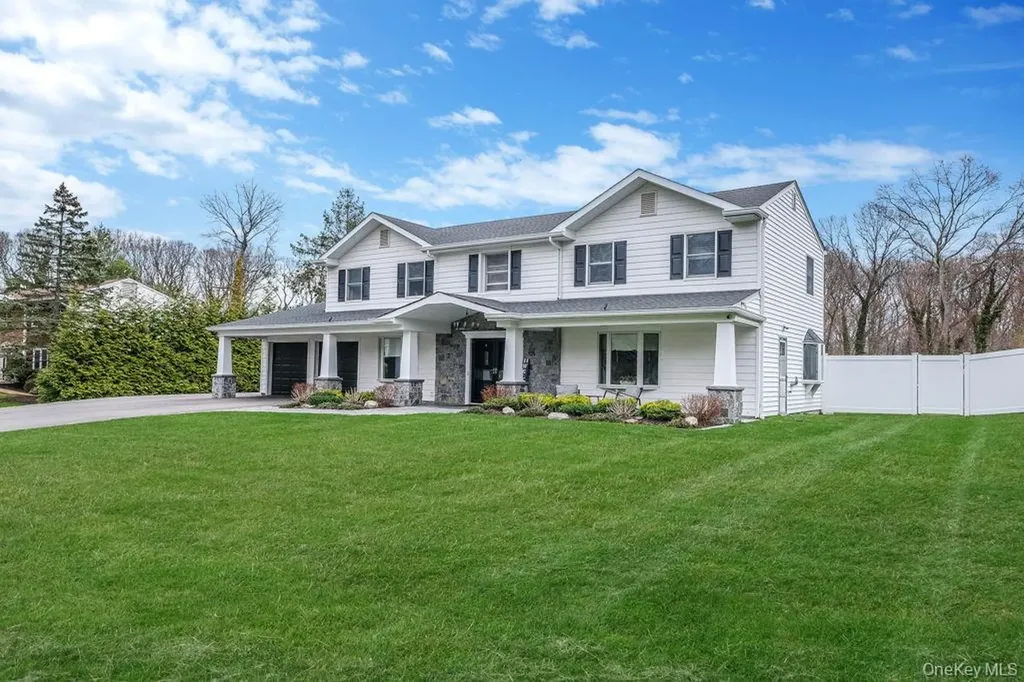 62 Randolph Drive Dix Hills NY 11746