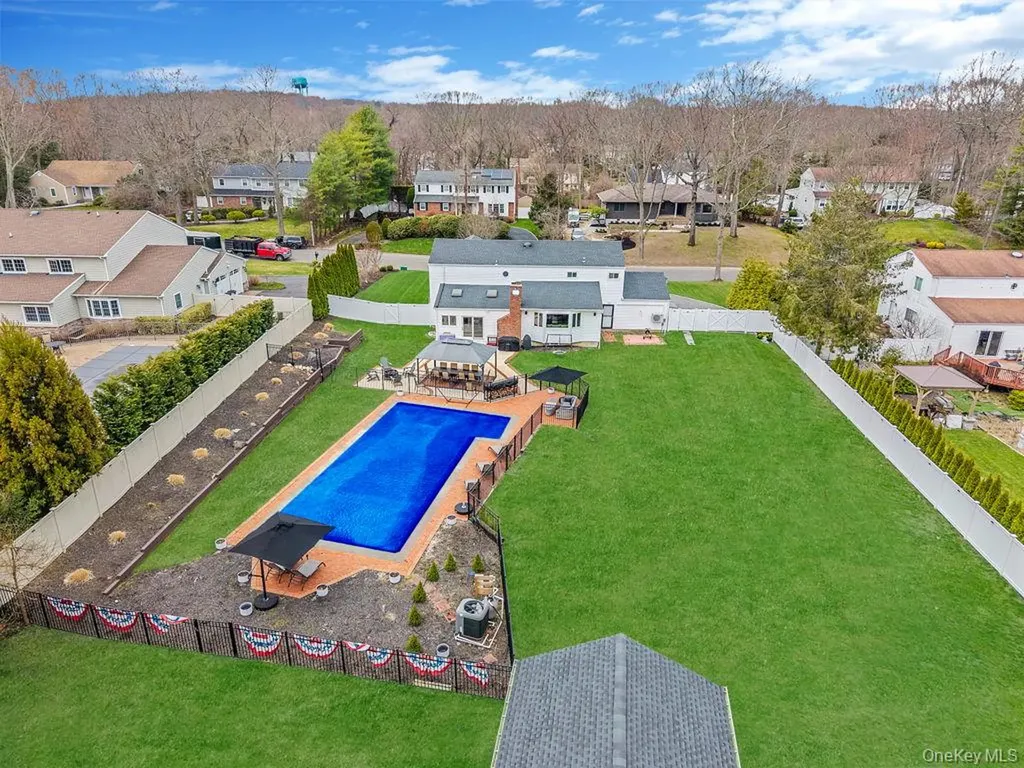 62 Randolph Drive Dix Hills NY 11746
