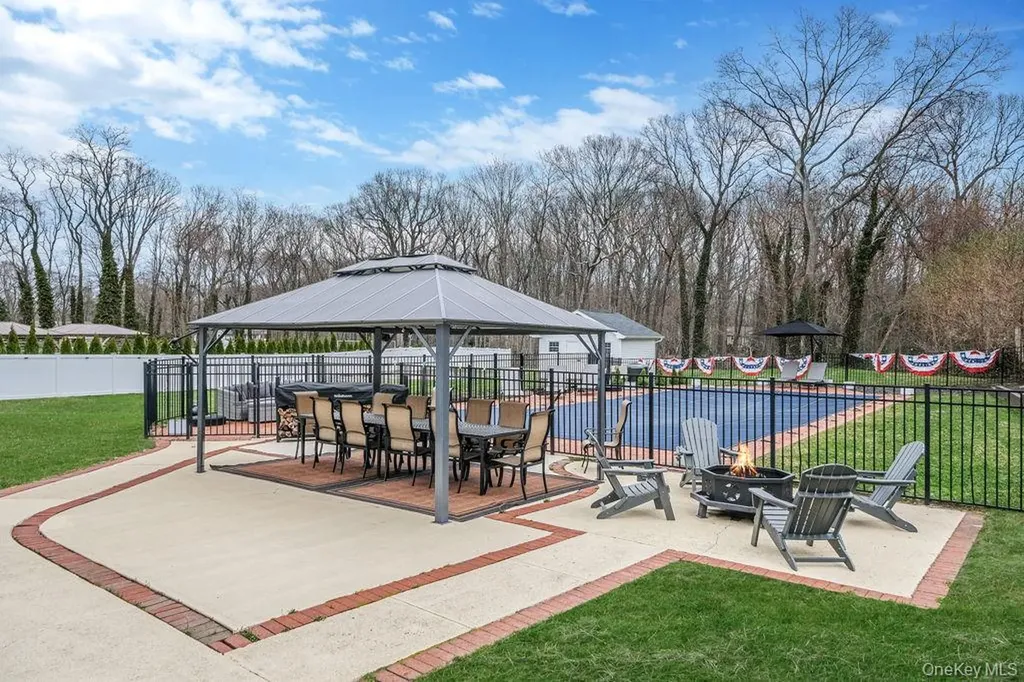 62 Randolph Drive Dix Hills NY 11746