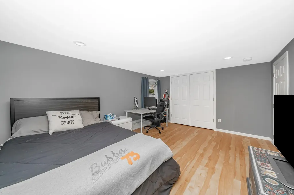827 Bermuda Road West Babylon NY 11704