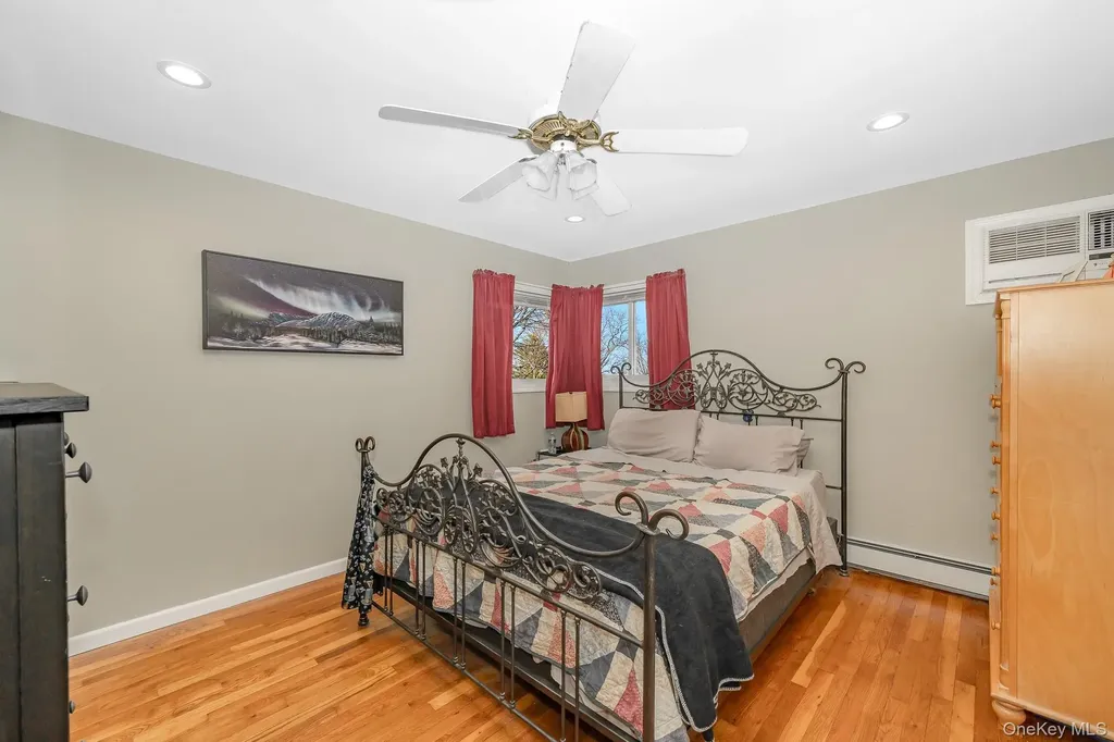 827 Bermuda Road West Babylon NY 11704