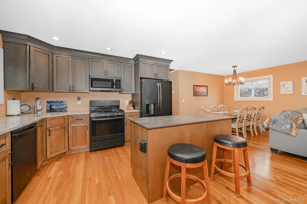 827 Bermuda Road West Babylon NY 11704