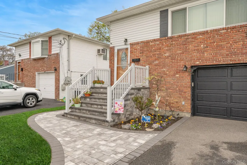 827 Bermuda Road West Babylon NY 11704