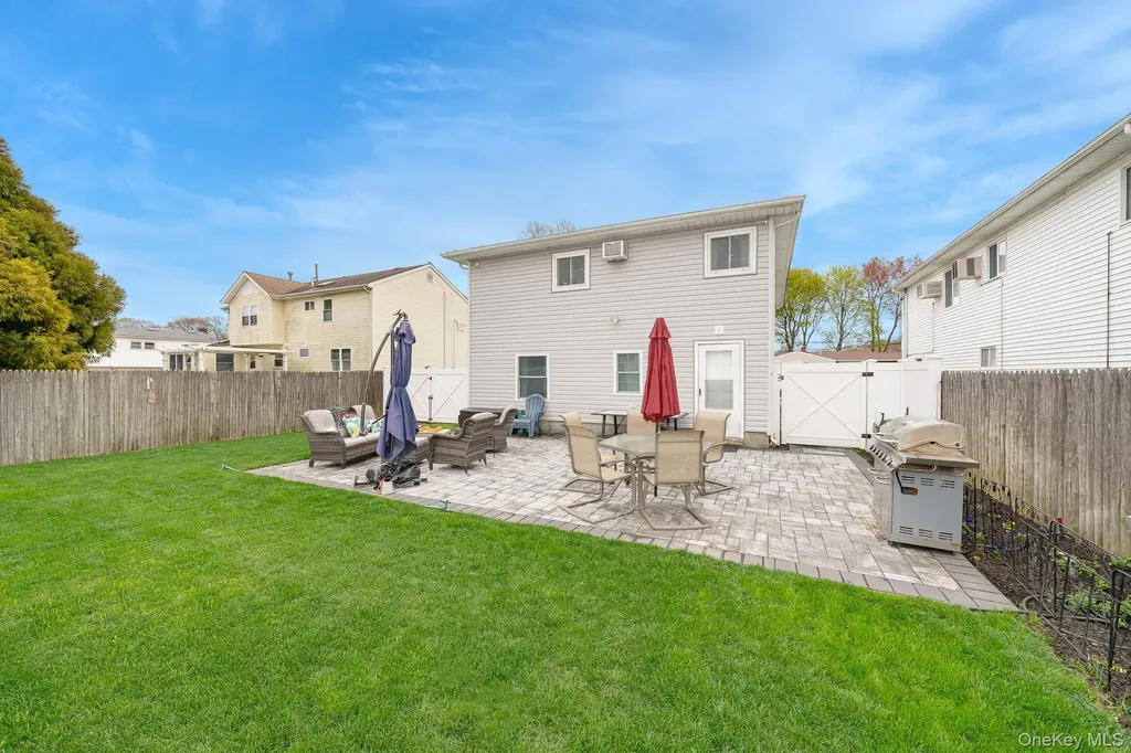 827 Bermuda Road West Babylon NY 11704