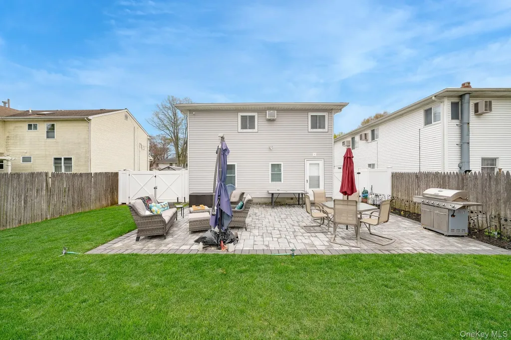 827 Bermuda Road West Babylon NY 11704