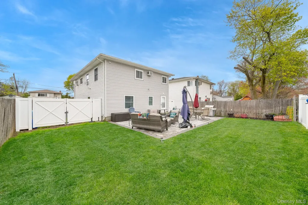 827 Bermuda Road West Babylon NY 11704