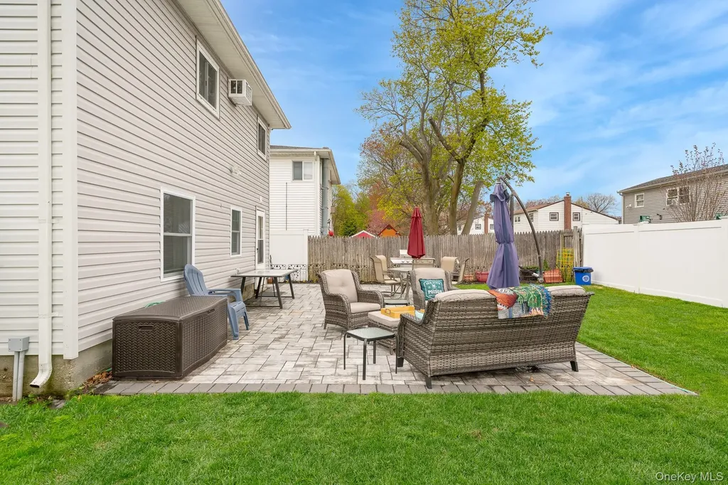 827 Bermuda Road West Babylon NY 11704