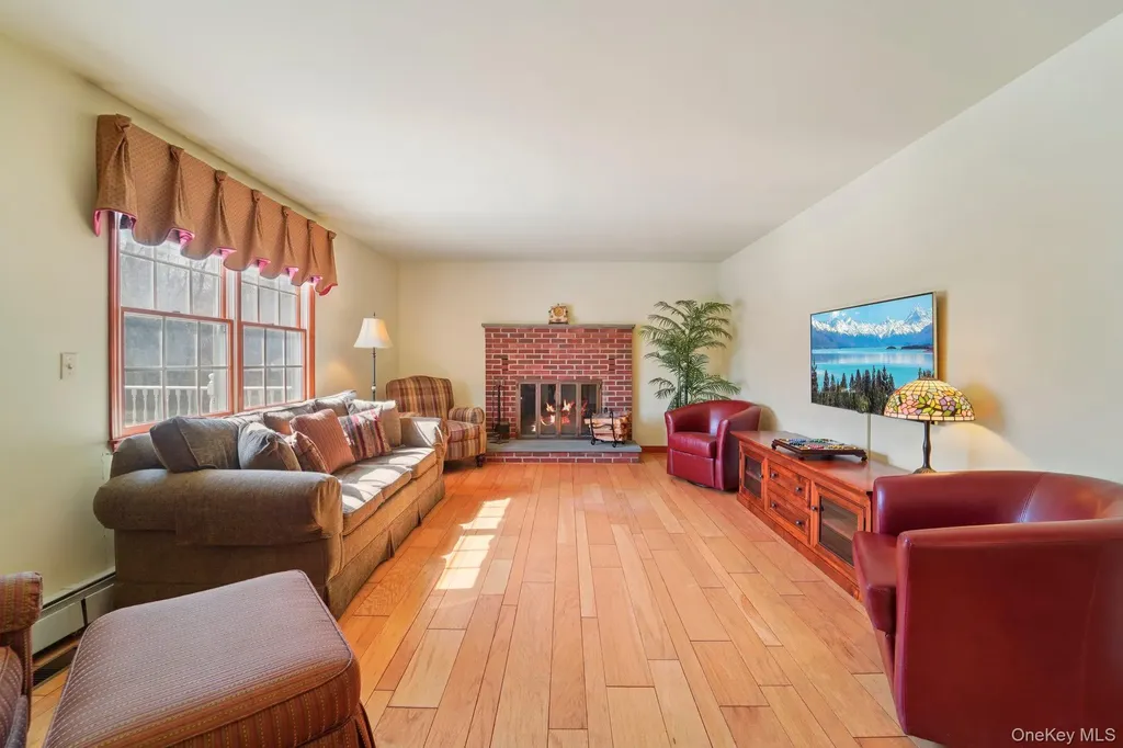 1 Boxwood Lane Montgomery NY 12549