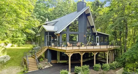 54 Miller Hill Woods Court Carmel NY 10512