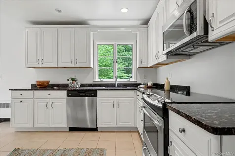 28 Valley View Road Chappaqua NY 10514