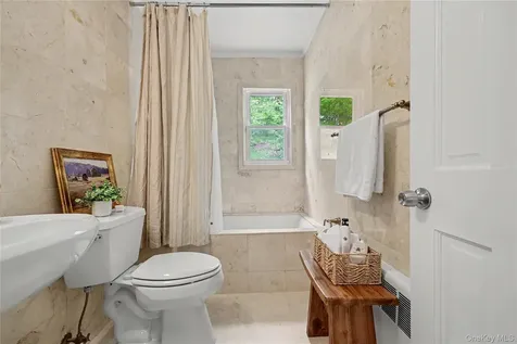 28 Valley View Road Chappaqua NY 10514