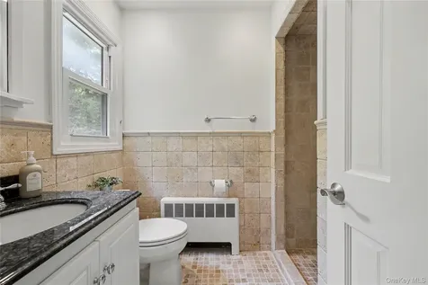 28 Valley View Road Chappaqua NY 10514