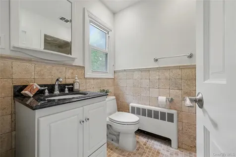 28 Valley View Road Chappaqua NY 10514
