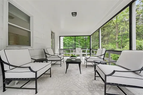 28 Valley View Road Chappaqua NY 10514