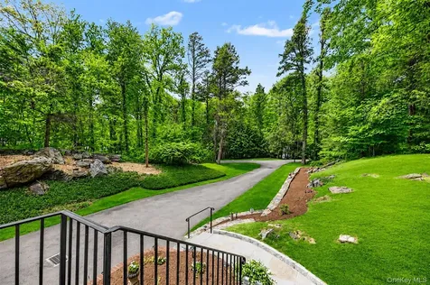 28 Valley View Road Chappaqua NY 10514