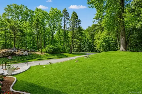 28 Valley View Road Chappaqua NY 10514