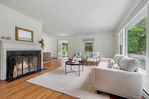 28 Valley View Road Chappaqua NY 10514