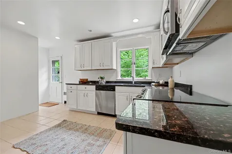 28 Valley View Road Chappaqua NY 10514