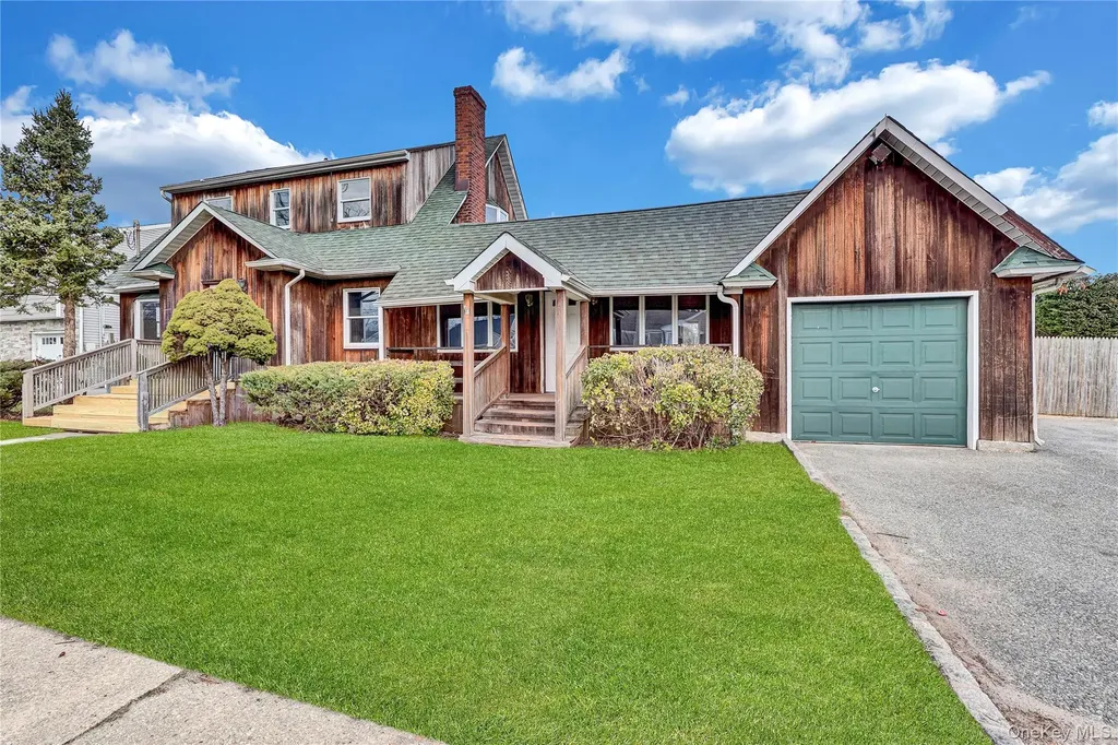 97 Pardee Avenue Islip NY 11751