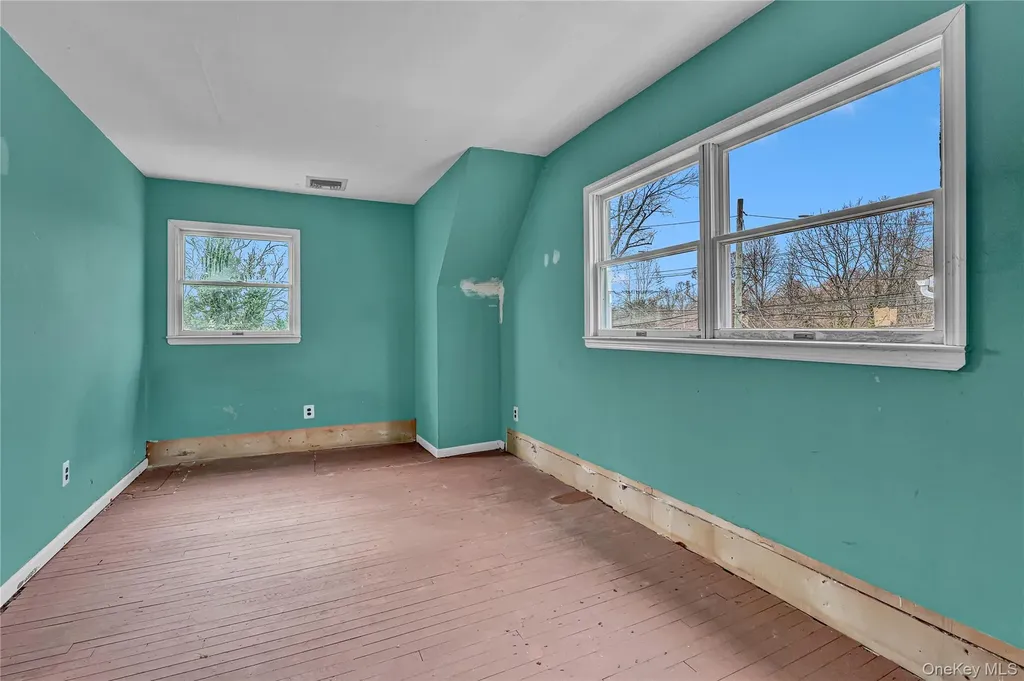 97 Pardee Avenue Islip NY 11751