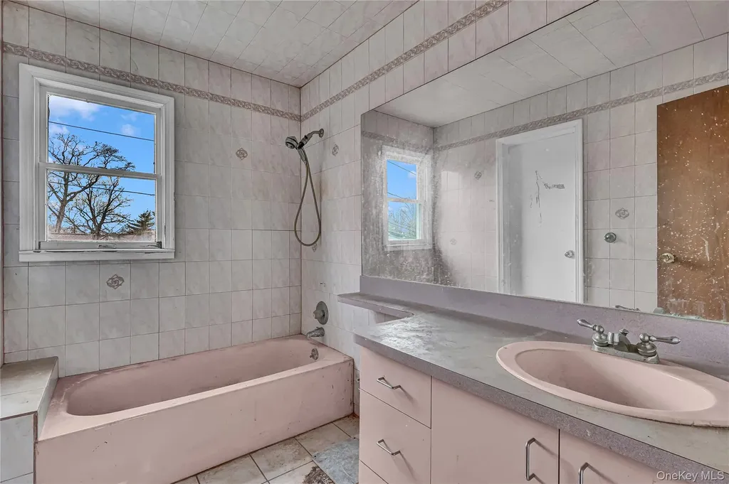97 Pardee Avenue Islip NY 11751