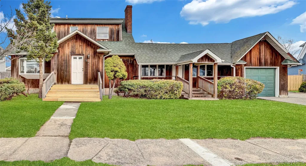 97 Pardee Avenue Islip NY 11751