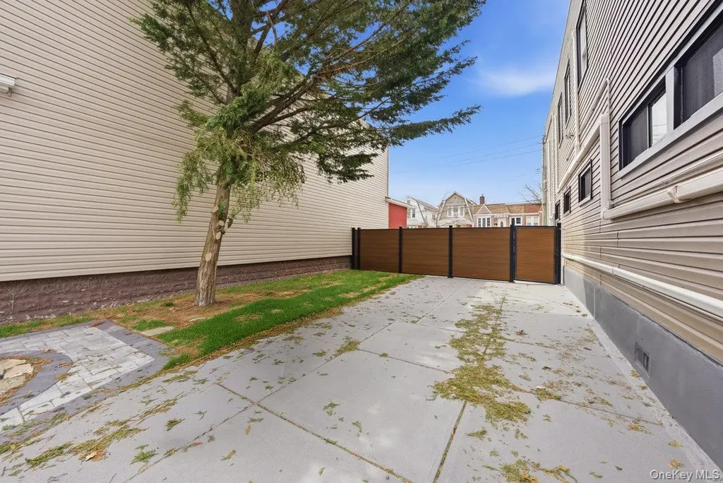 1647 E 48th Street Brooklyn NY 11234