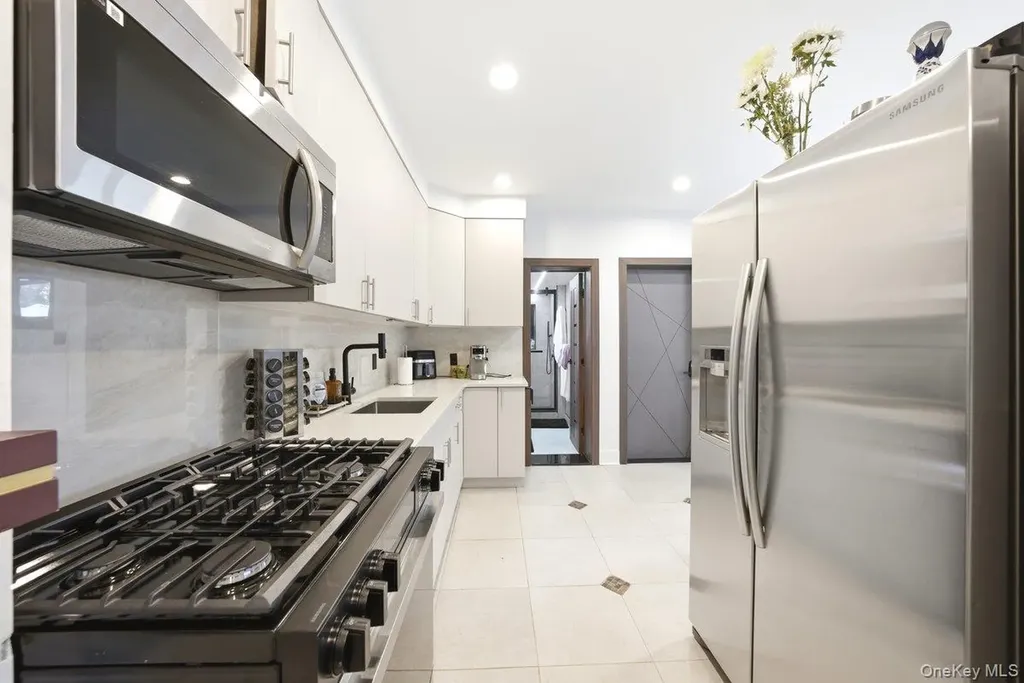 1647 E 48th Street Brooklyn NY 11234