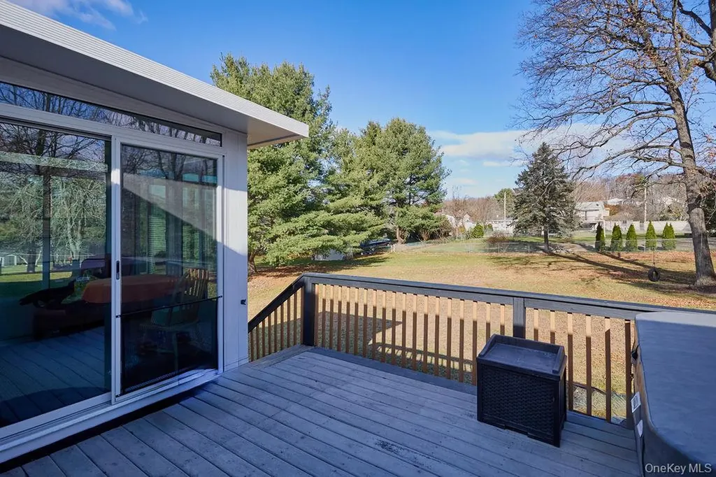 17 Andover Lane Poughkeepsie NY 12601