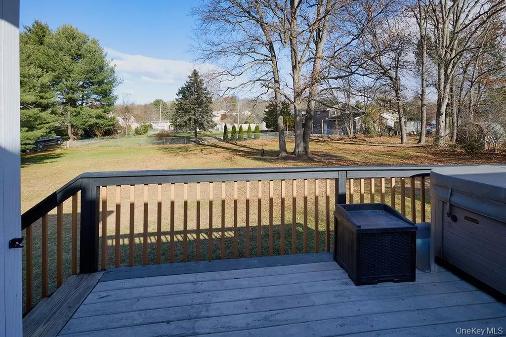 17 Andover Lane Poughkeepsie NY 12601