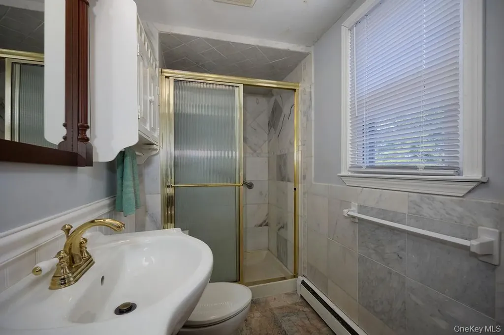 17 Andover Lane Poughkeepsie NY 12601