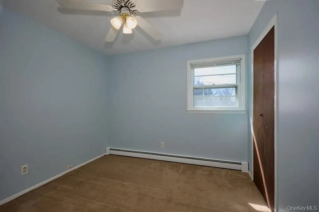 17 Andover Lane Poughkeepsie NY 12601