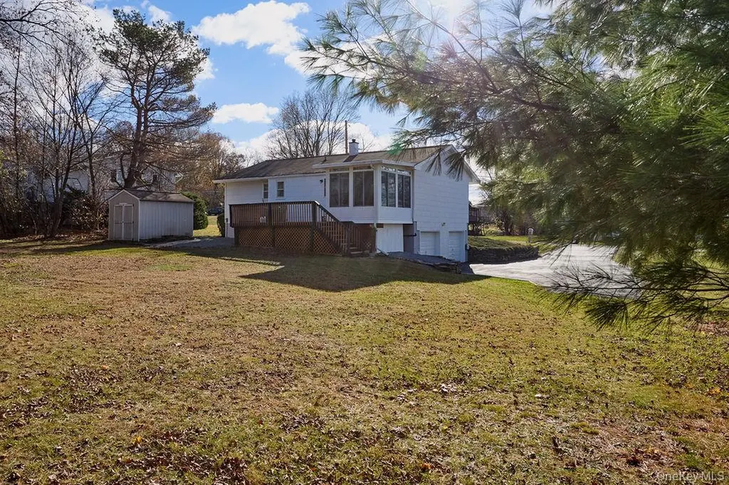 17 Andover Lane Poughkeepsie NY 12601