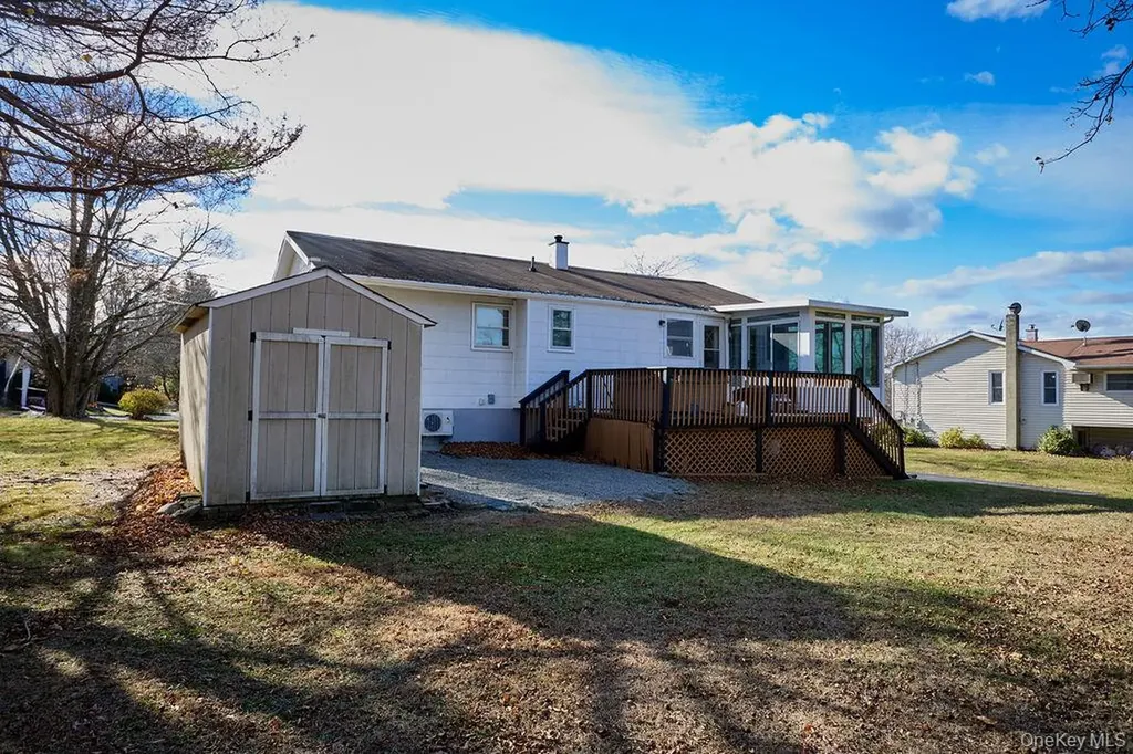 17 Andover Lane Poughkeepsie NY 12601