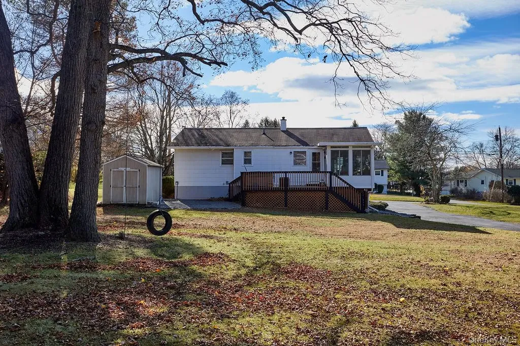 17 Andover Lane Poughkeepsie NY 12601