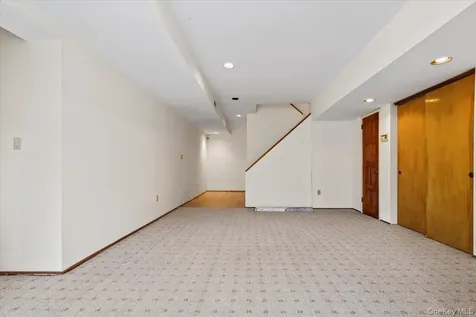 88 Farm Lake Crescent Road Chappaqua NY 10514
