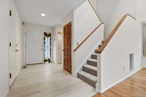 88 Farm Lake Crescent Road Chappaqua NY 10514